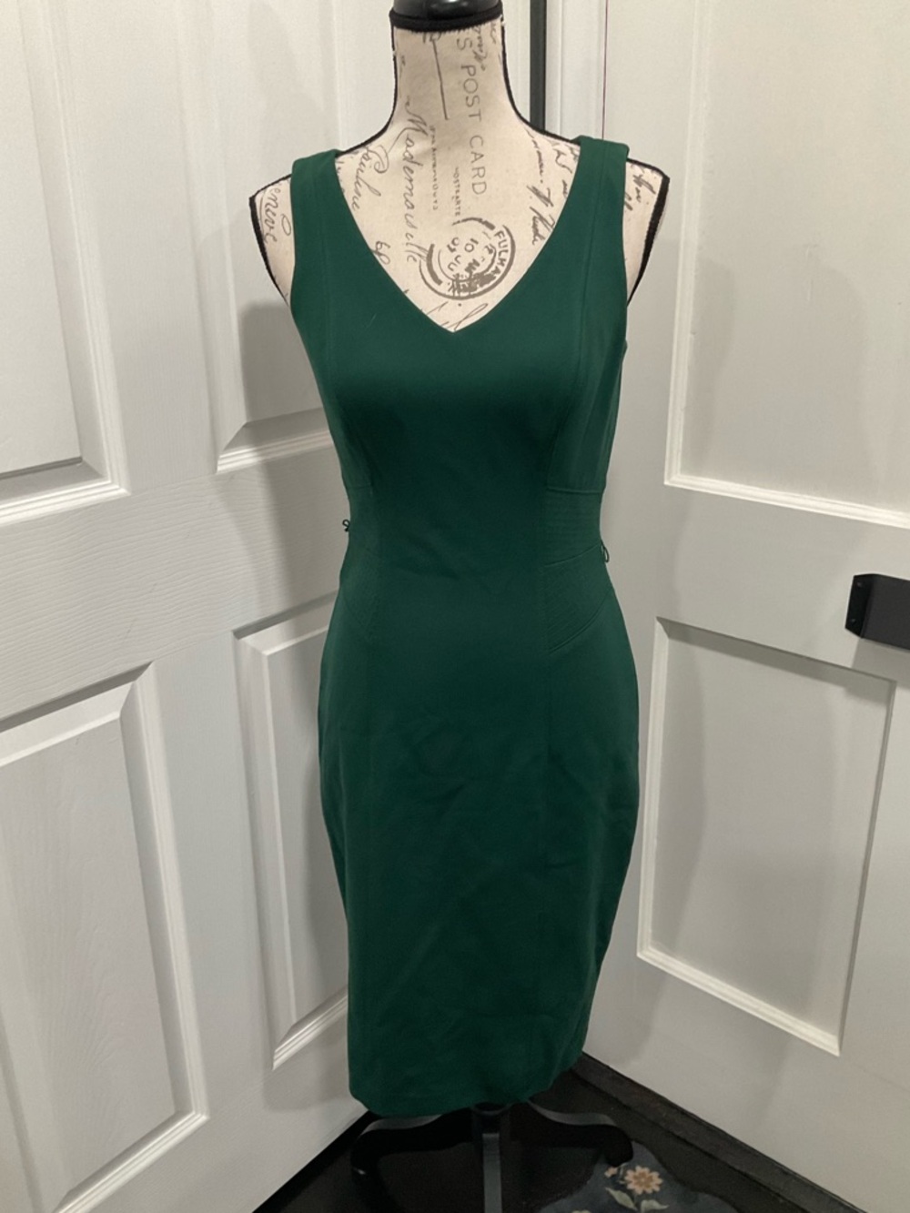 WHITE HOUSE BLACK MARKET GREEN‎ SHEATH DRESS